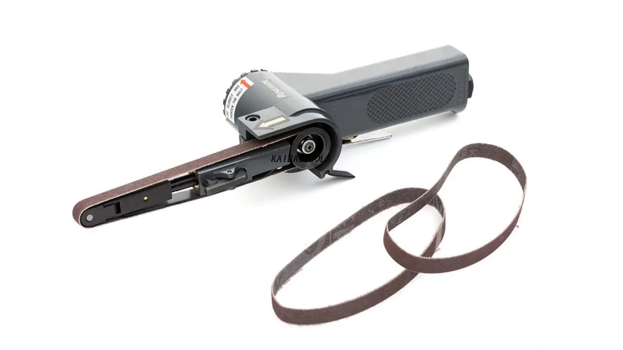 Qual é o principal objetivo de uma lixadeira de cinto?